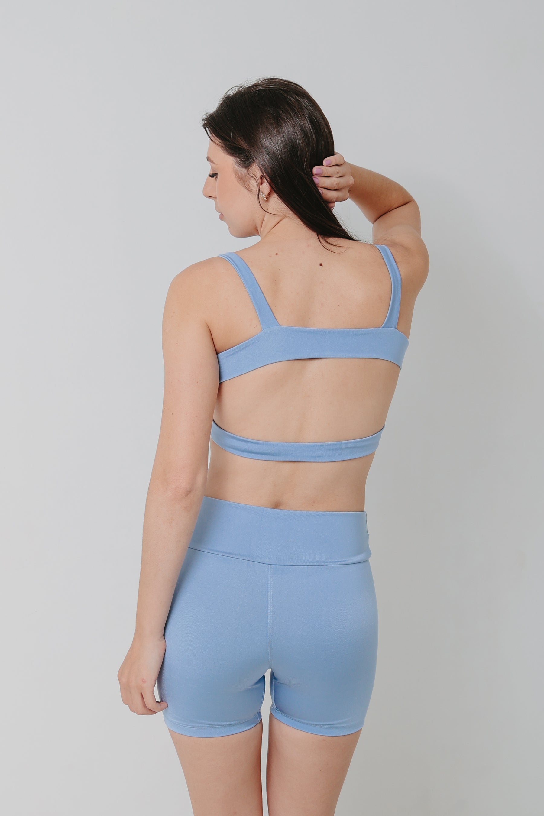 Conjunto Bella Short Cintura Cruzada e Top Regata