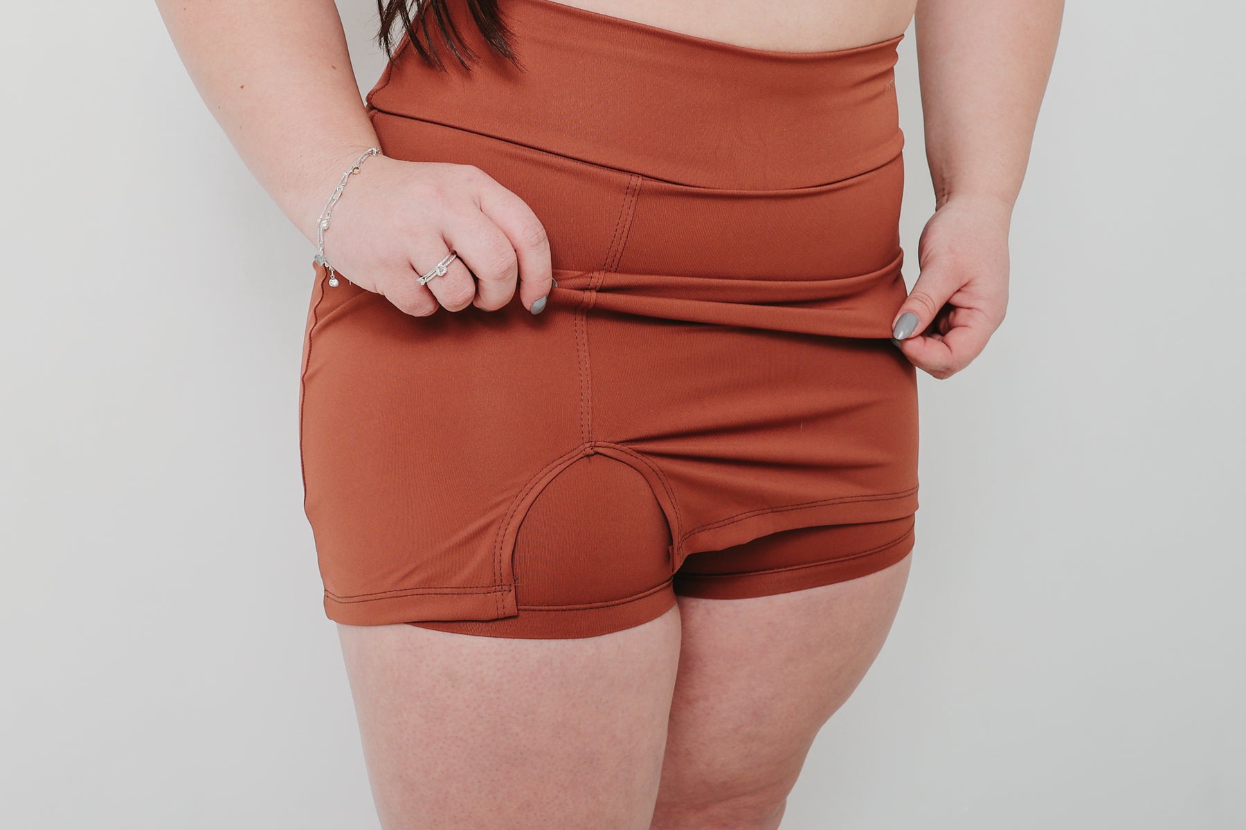 Conjunto Bella Short Saia e Top Decote V