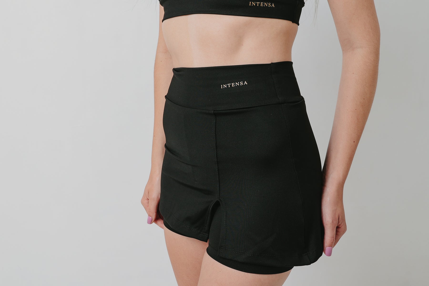 Conjunto Bella Short Saia e Top Decote V