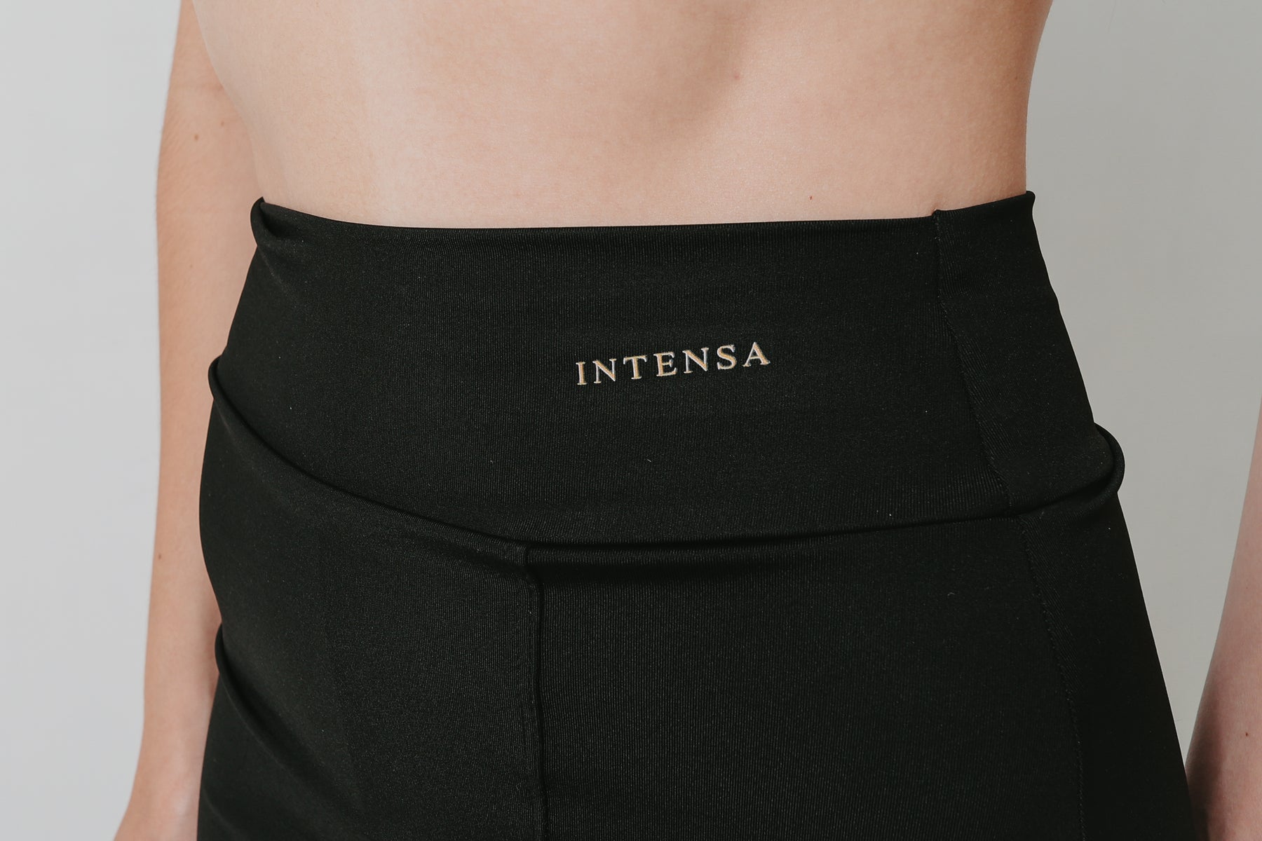 Conjunto Bella Short Saia e Top Decote V