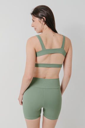 Conjunto Bella Short Cintura Cruzada e Top Regata