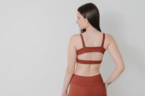 Conjunto Bella Short Cintura Cruzada e Top Regata