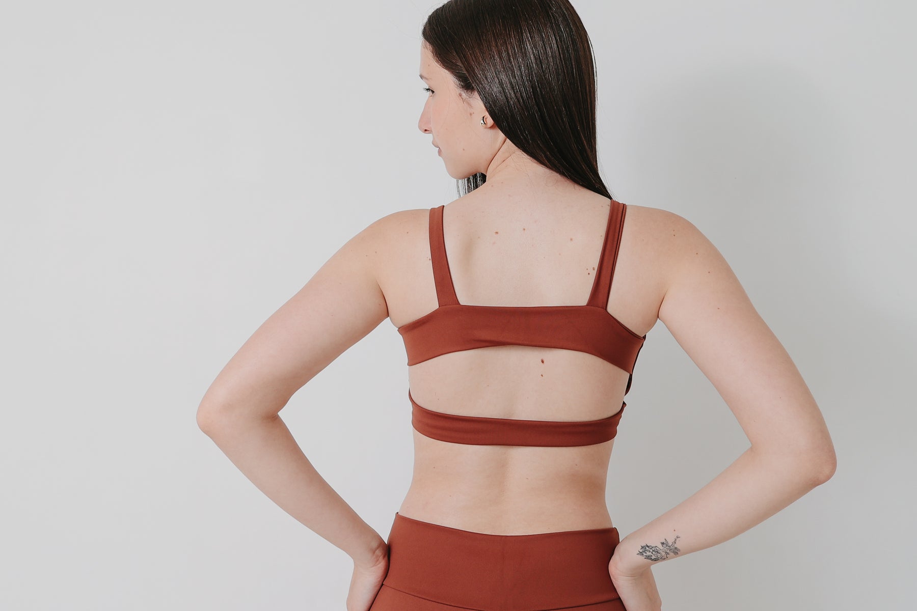 Conjunto Bella Short Cintura Cruzada e Top Regata