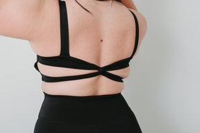 Conjunto Bella Legging Básica e Top Trançado nas Costas